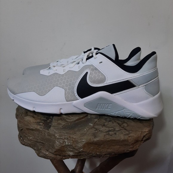 nike legend essential 2 men's stores